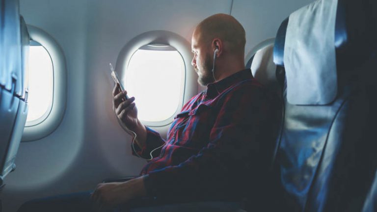 Is It Okay To Use Cellular Data On A Plane