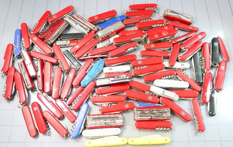 can you pack a swiss army knife in your luggage